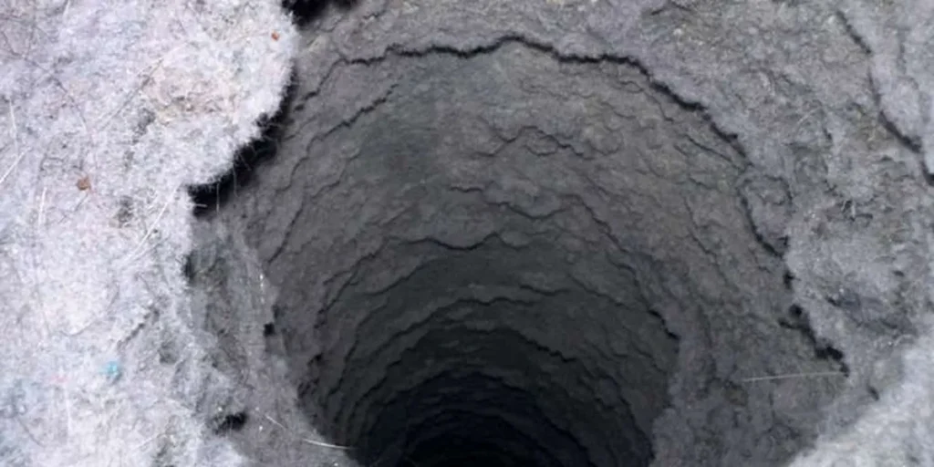 Dryer vent duct heavily lined with lint